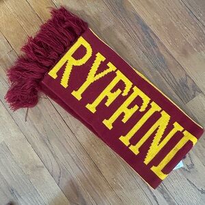 Universal Studios Harry Potter Gryffindor Maroon and Yellow Scarf